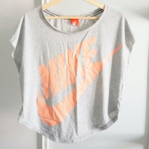 Nike grey and peach color t-shirt